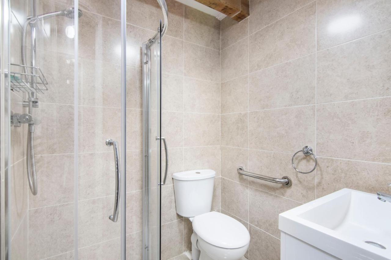 The Roost Group - The Coach House - Hot Tub Βίλα Γκρέιβσεντ Εξωτερικό φωτογραφία