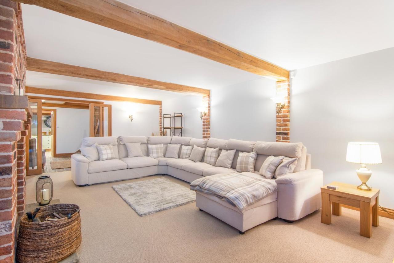 The Roost Group - The Coach House - Hot Tub Βίλα Γκρέιβσεντ Εξωτερικό φωτογραφία