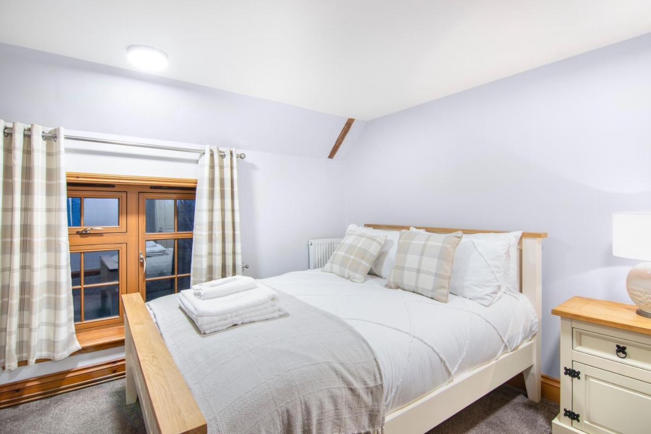 The Roost Group - The Coach House - Hot Tub Βίλα Γκρέιβσεντ Εξωτερικό φωτογραφία