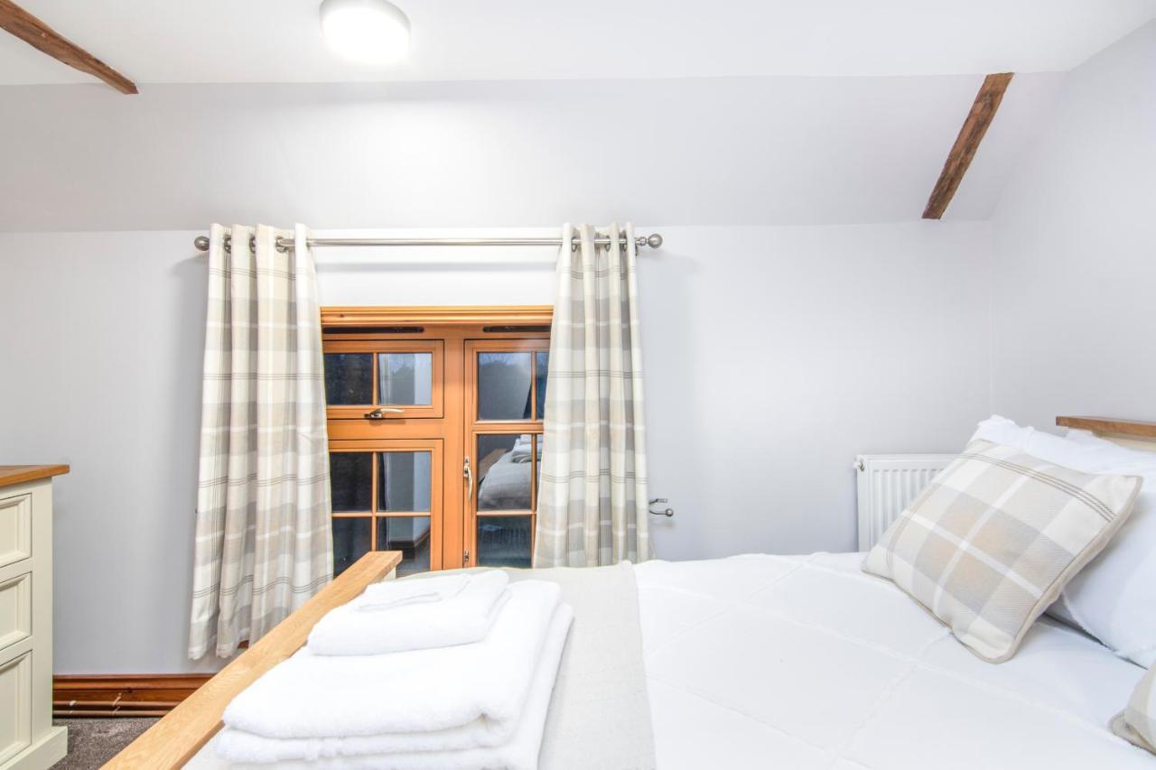 The Roost Group - The Coach House - Hot Tub Βίλα Γκρέιβσεντ Εξωτερικό φωτογραφία