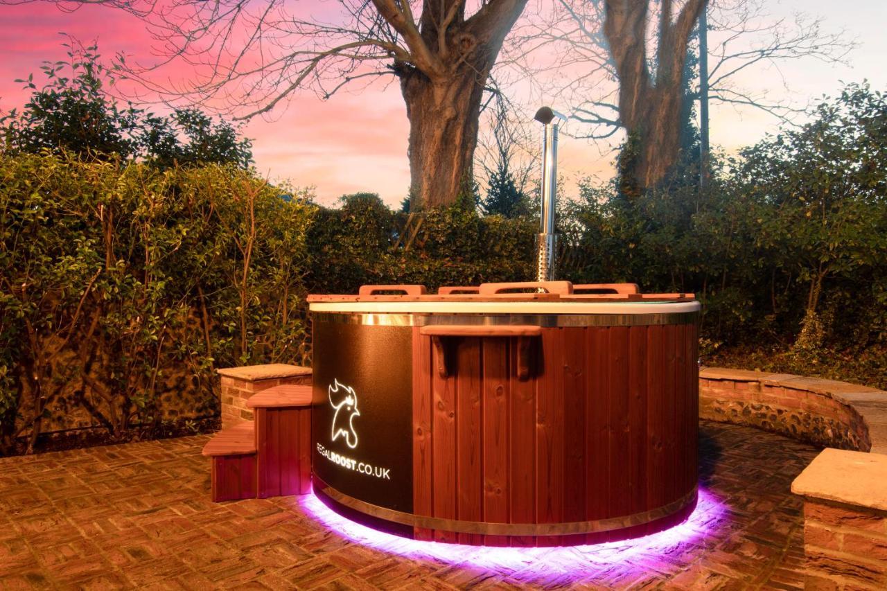 The Roost Group - The Coach House - Hot Tub Βίλα Γκρέιβσεντ Εξωτερικό φωτογραφία