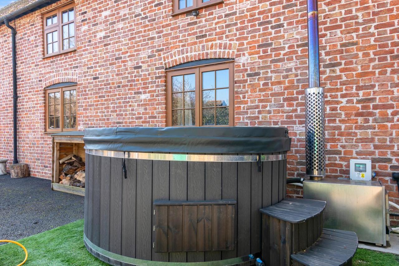 The Roost Group - The Coach House - Hot Tub Βίλα Γκρέιβσεντ Εξωτερικό φωτογραφία